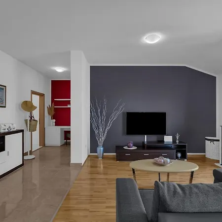 Stunning City View Apartment