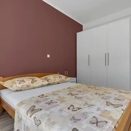 Stunning City View Apartment Makarska