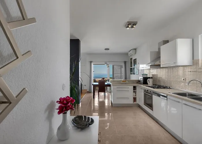 Apartment Stunning City View *