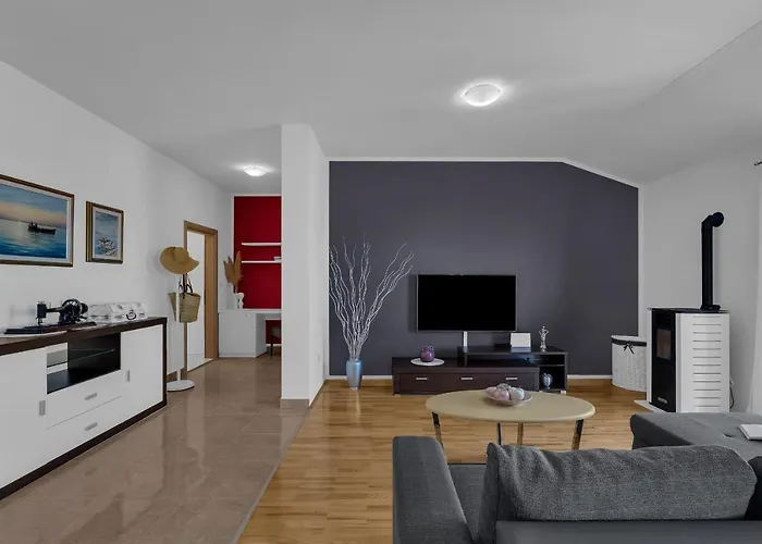 Stunning City View Apartment