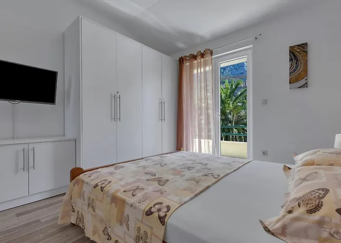 Apartment Stunning City View Makarska