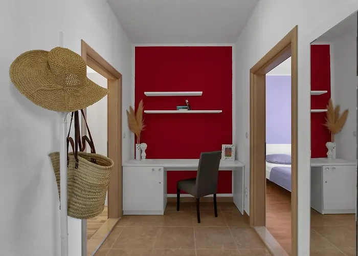 Stunning City View Apartment *