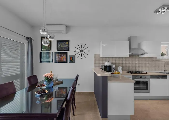 Stunning City View * Makarska